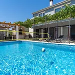 Villa Silvija By Guide *
