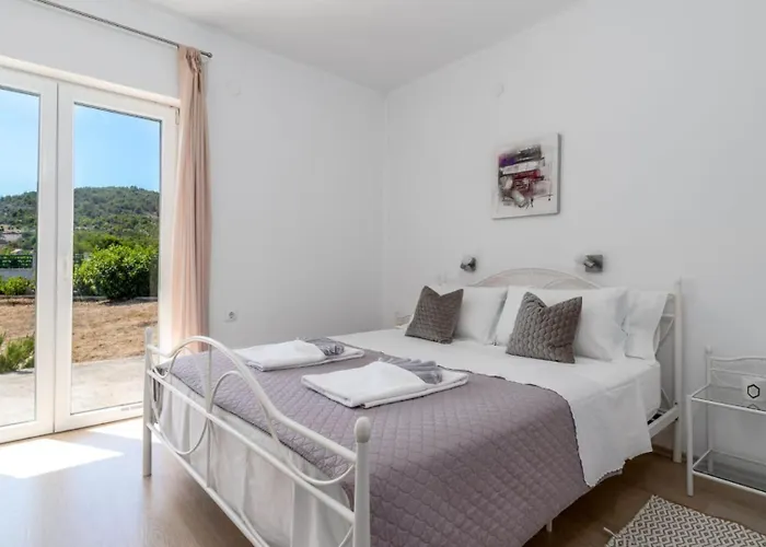 Silvija By Guide Villa *