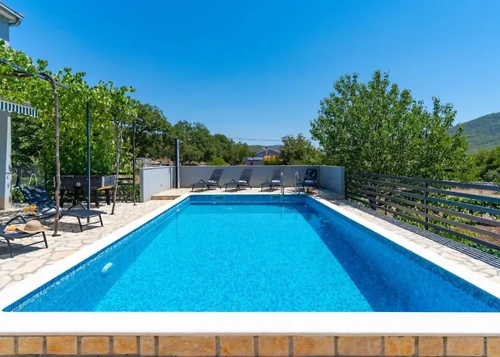 Silvija By Guide Villa