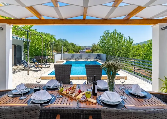 Silvija By Guide * Primorski Dolac